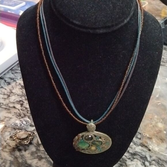 Unique necklace   - Picture 3 of 5